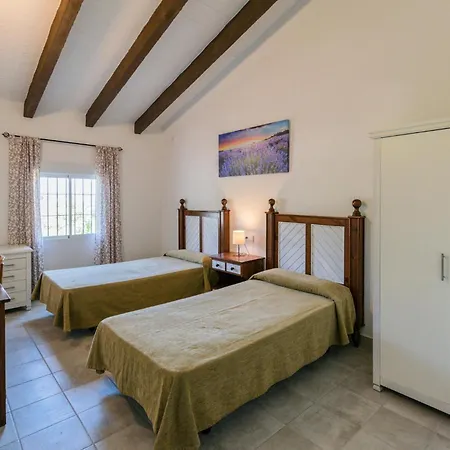 6 Bedroom Amazing In La Puebla De Infan Holiday home *